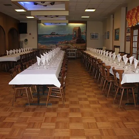 Отель Restaurant La Pomme D'or *